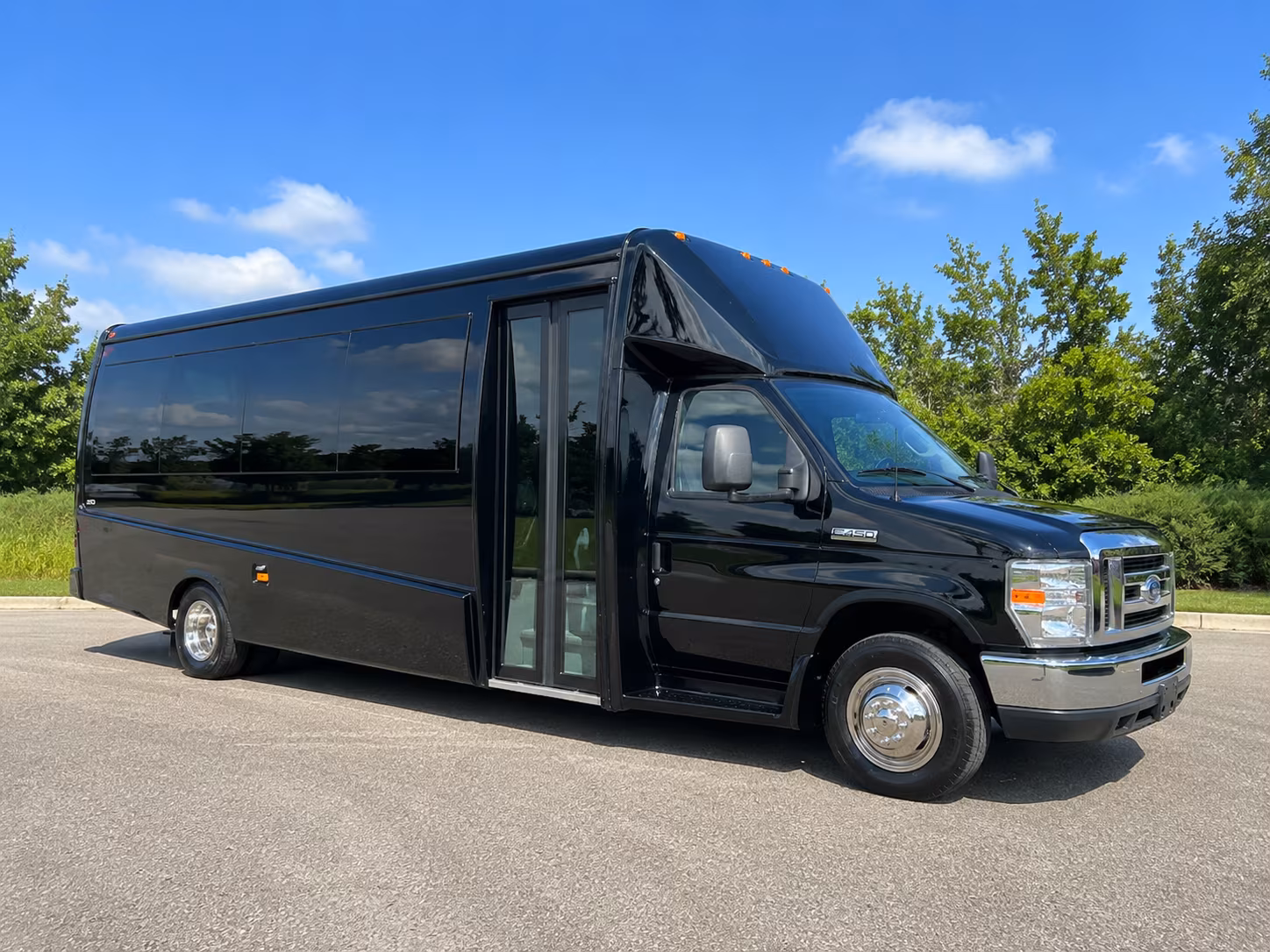 charter buses in springfield for large prom groups and school coordinated transportation